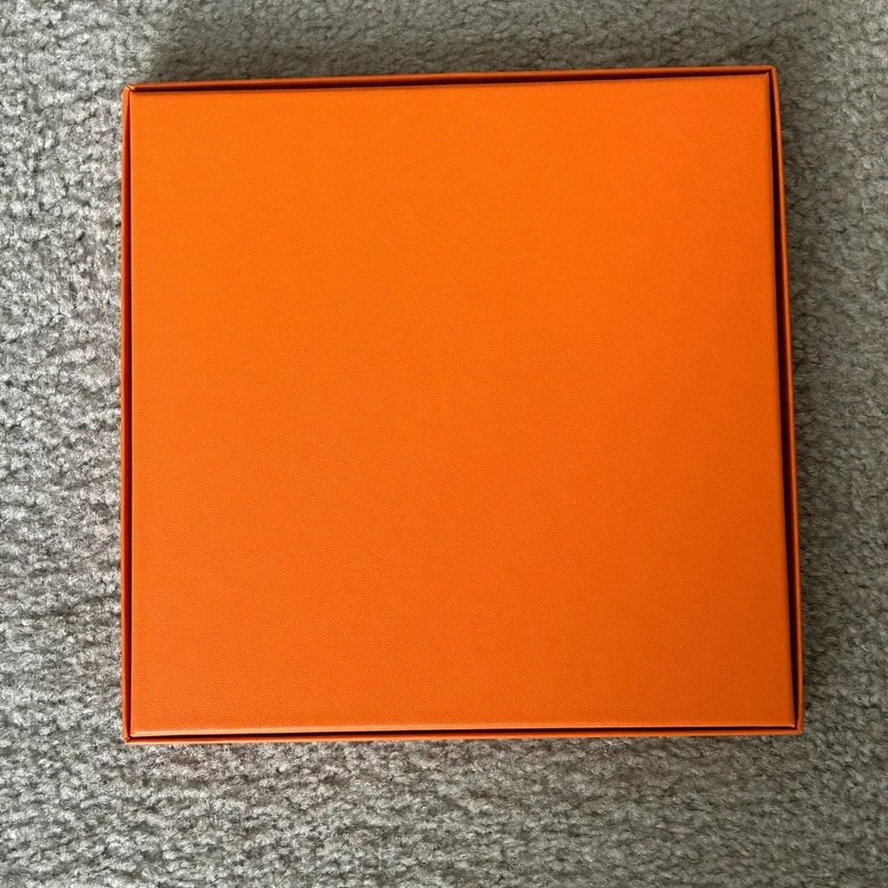 Hermes EMPTY Orange Box for Silk Scarf or Light weight gift - Picture 8 of 8